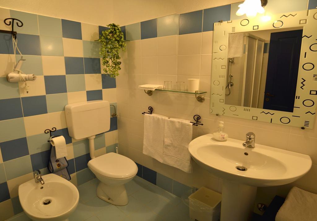 B&B Il Sole Delle Rive Sinio ภายนอก รูปภาพ