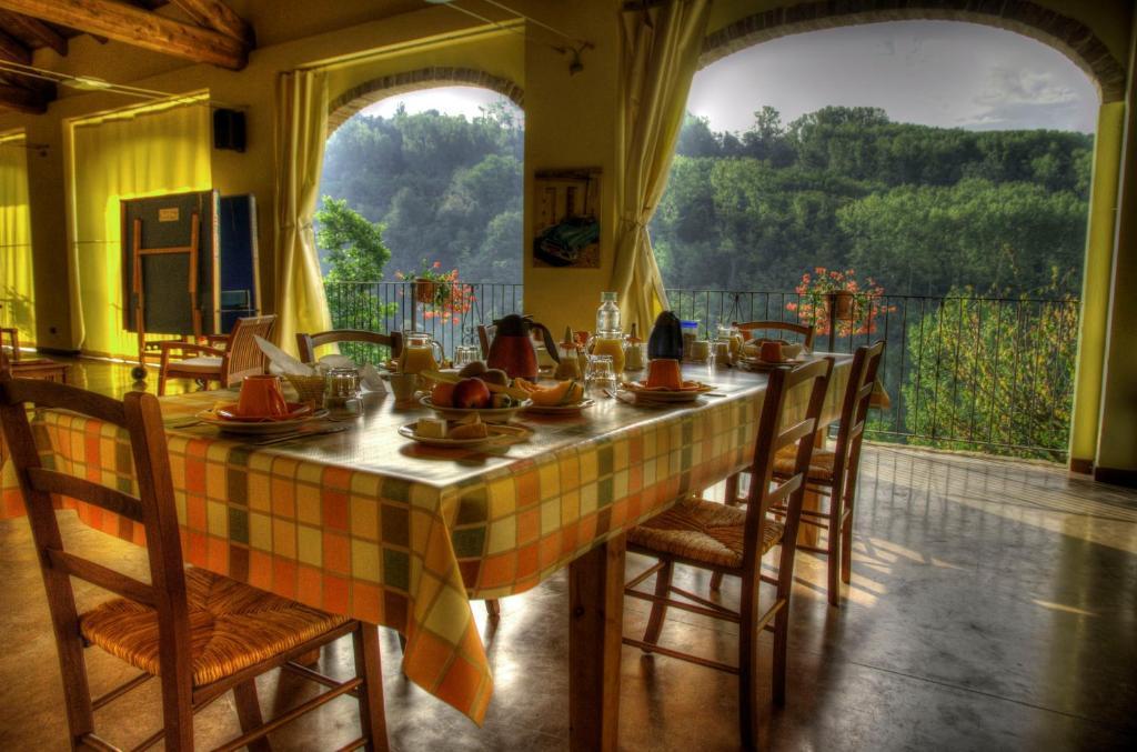 B&B Il Sole Delle Rive Sinio ภายนอก รูปภาพ