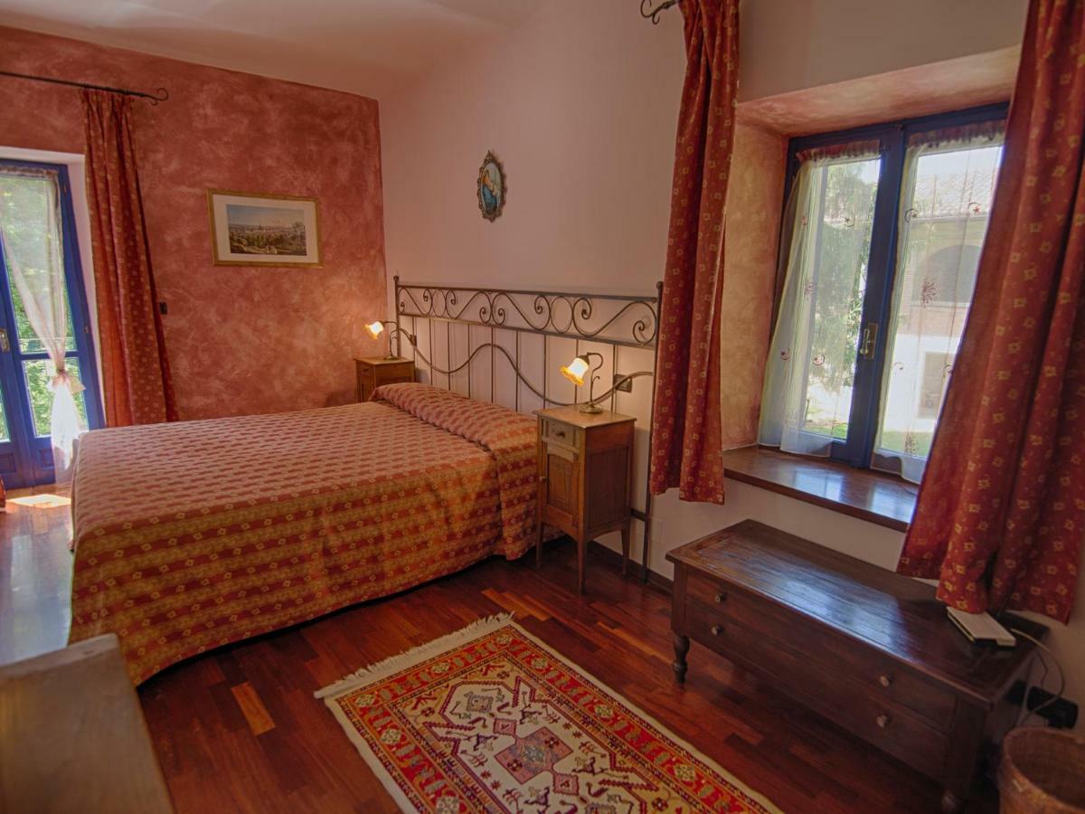 B&B Il Sole Delle Rive Sinio ภายนอก รูปภาพ