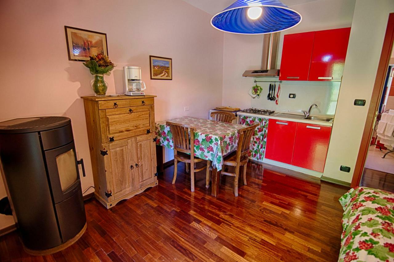B&B Il Sole Delle Rive Sinio ภายนอก รูปภาพ