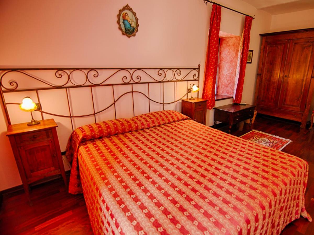 B&B Il Sole Delle Rive Sinio ภายนอก รูปภาพ