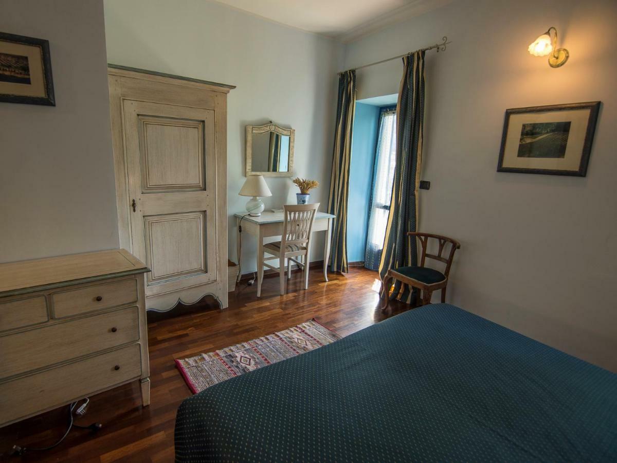 B&B Il Sole Delle Rive Sinio ภายนอก รูปภาพ